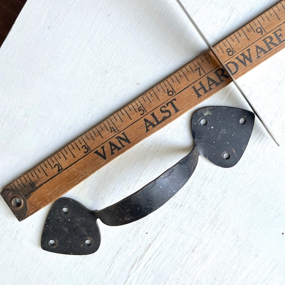 Vintage Wrought Iron Hand Forged Curved Spade Hammered Door Pull Handle Cabin - Picture 4 of 12